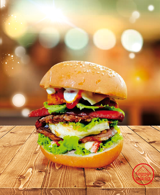 Burger tôm xúc xích cực ngon, đậm vị cho mỗi lần thưởng thức